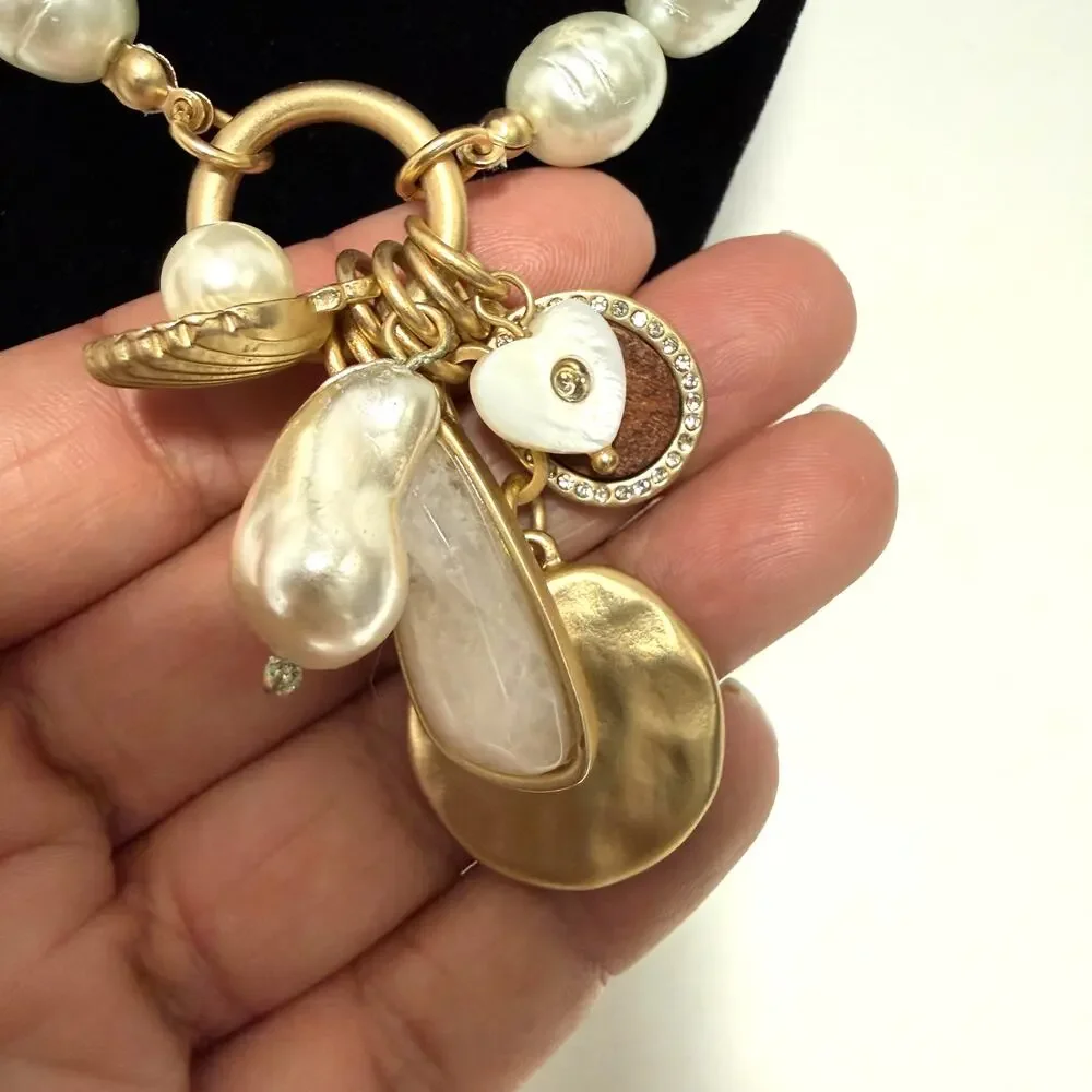 Unbranded Fashion Faux Pearls Gold Oyster Pendant Necklace Chunky Costume